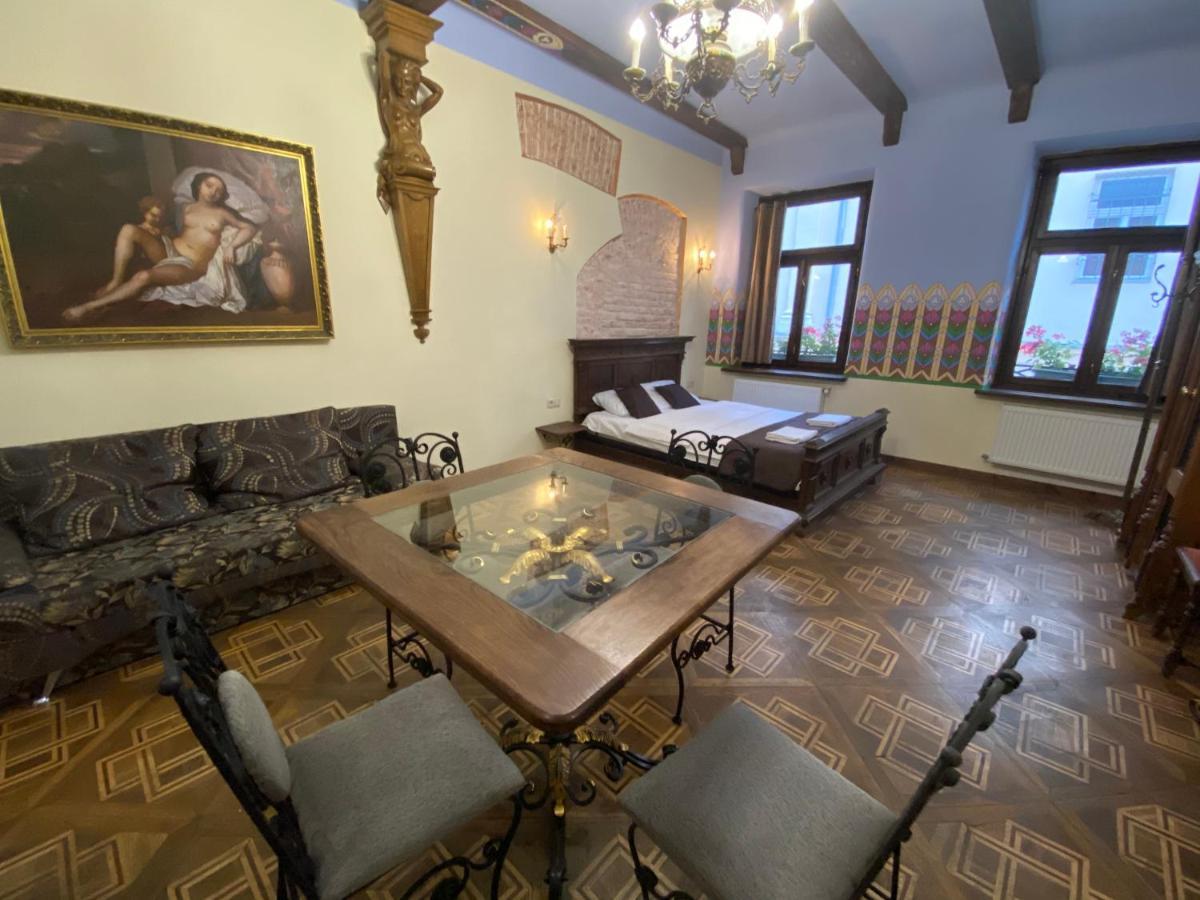 Апартаменти Королівські На Вулиці Лесі Українки 19 Lviv Dış mekan fotoğraf