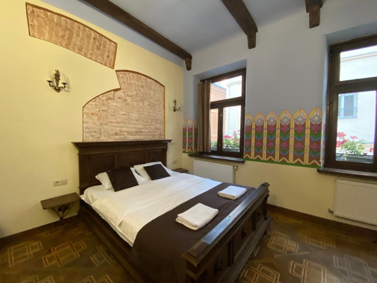 Апартаменти Королівські На Вулиці Лесі Українки 19 Lviv Dış mekan fotoğraf