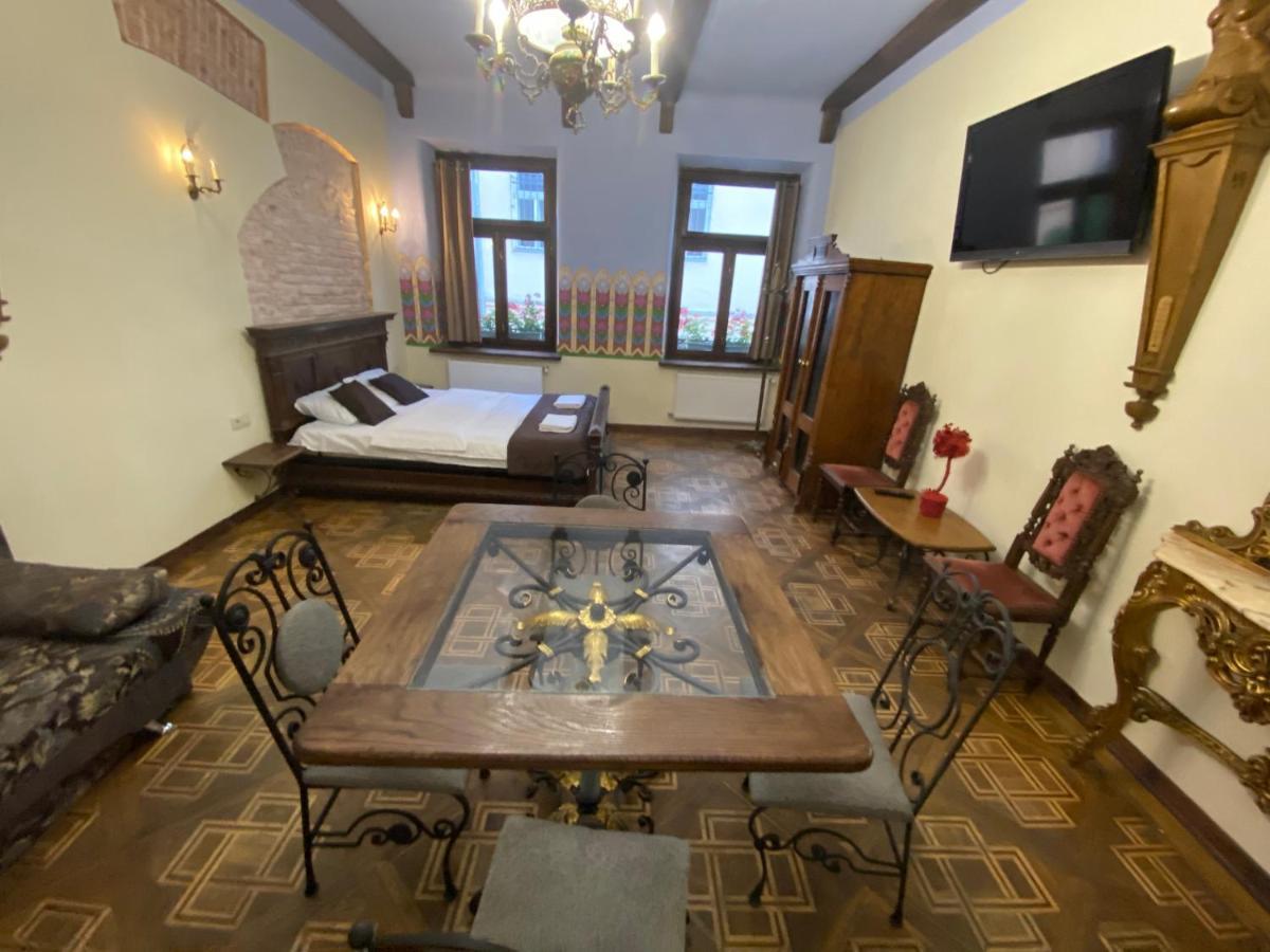 Апартаменти Королівські На Вулиці Лесі Українки 19 Lviv Dış mekan fotoğraf