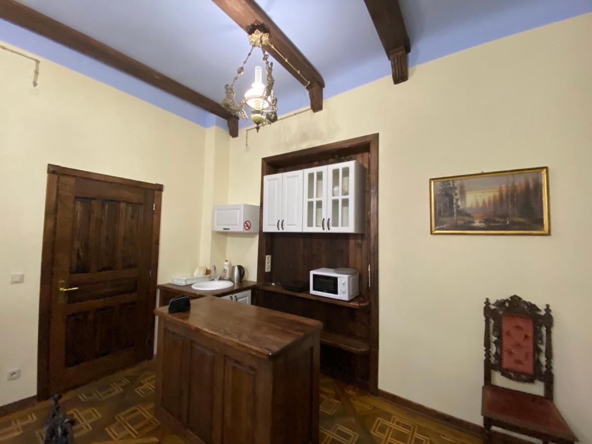 Апартаменти Королівські На Вулиці Лесі Українки 19 Lviv Dış mekan fotoğraf