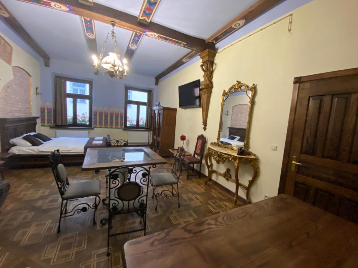 Апартаменти Королівські На Вулиці Лесі Українки 19 Lviv Dış mekan fotoğraf