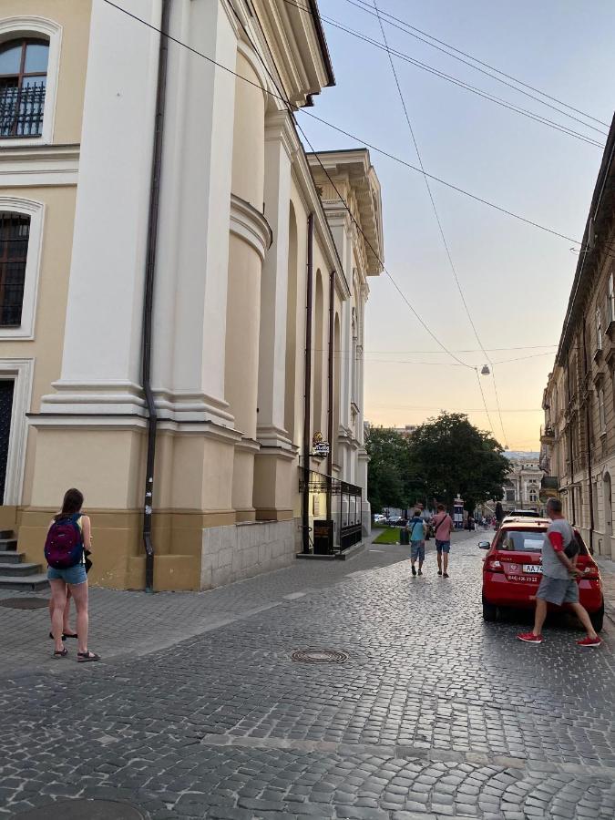 Апартаменти Королівські На Вулиці Лесі Українки 19 Lviv Dış mekan fotoğraf