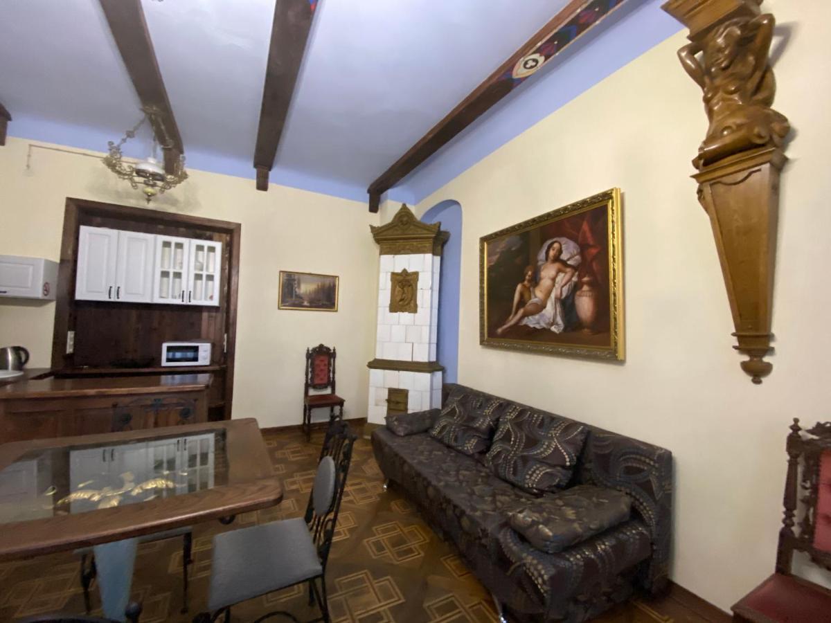 Апартаменти Королівські На Вулиці Лесі Українки 19 Lviv Dış mekan fotoğraf