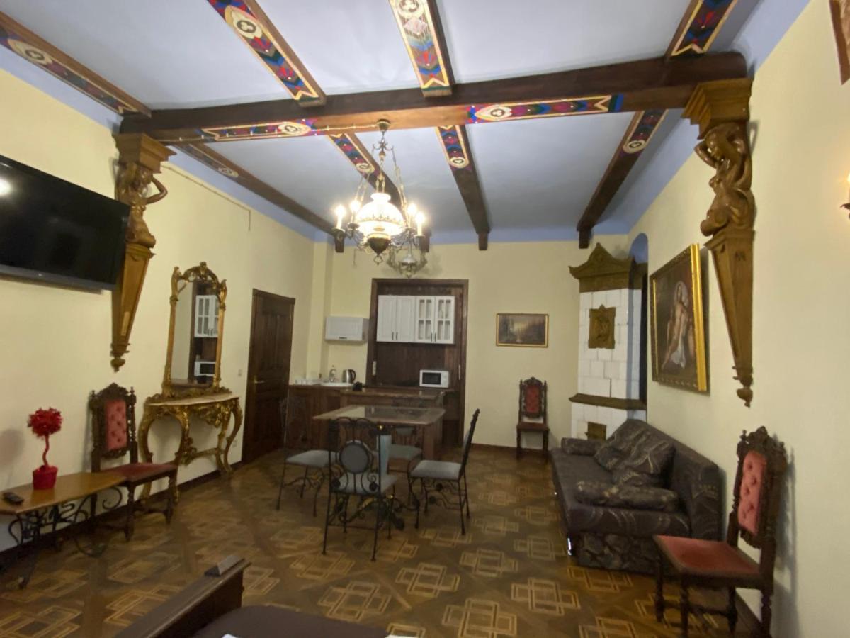 Апартаменти Королівські На Вулиці Лесі Українки 19 Lviv Dış mekan fotoğraf