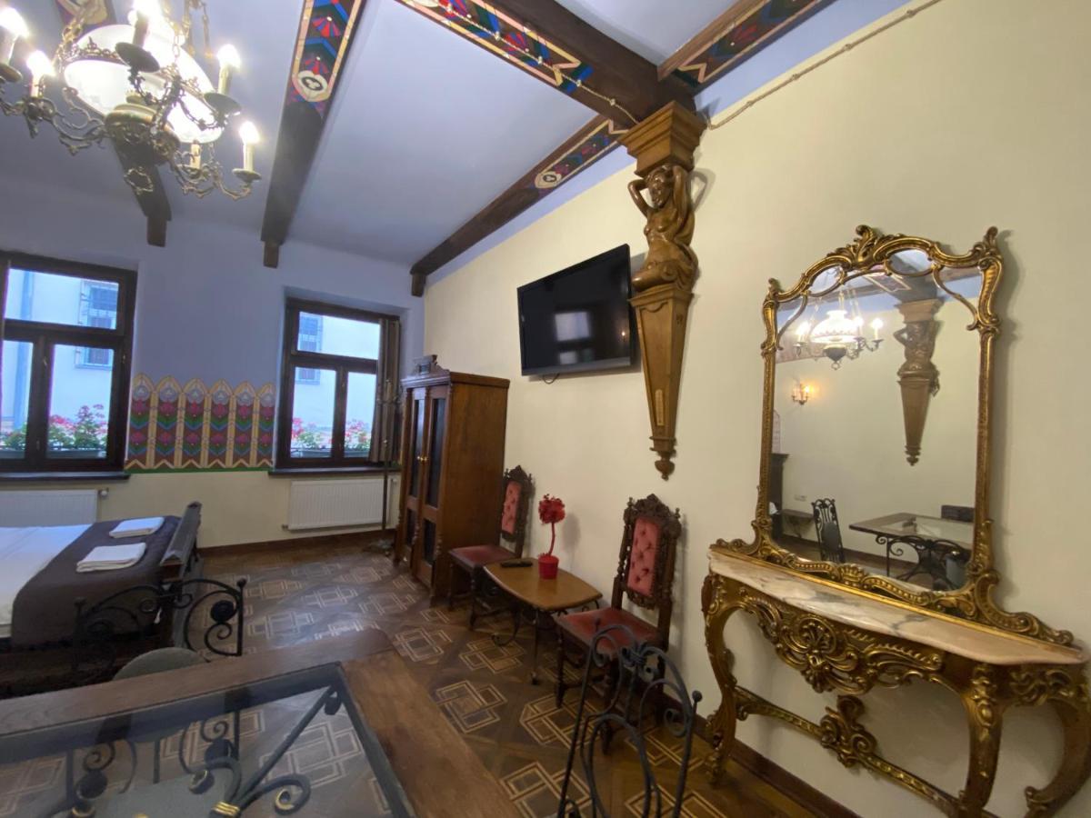 Апартаменти Королівські На Вулиці Лесі Українки 19 Lviv Dış mekan fotoğraf