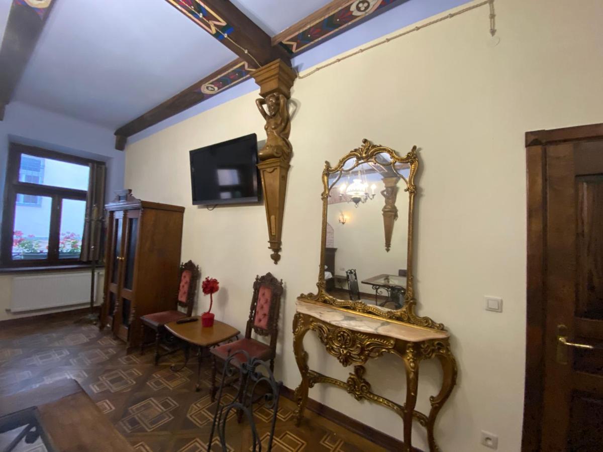 Апартаменти Королівські На Вулиці Лесі Українки 19 Lviv Dış mekan fotoğraf